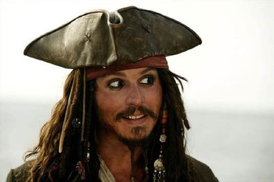 Fue el propio Johnny Depp el que le imprimió parte de su carácter burlón al personaje de Jack Sparrow en la saga de "Piratas del Caribe" para así atraer el público adolescente.