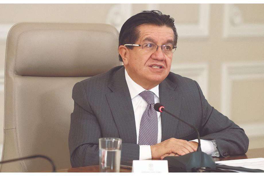 El ministro de Salud, Fernando Ruiz, dice que “en medicamentos, por el lado de importación, estamos bien. No tenemos déficit, pero tampoco exceso".