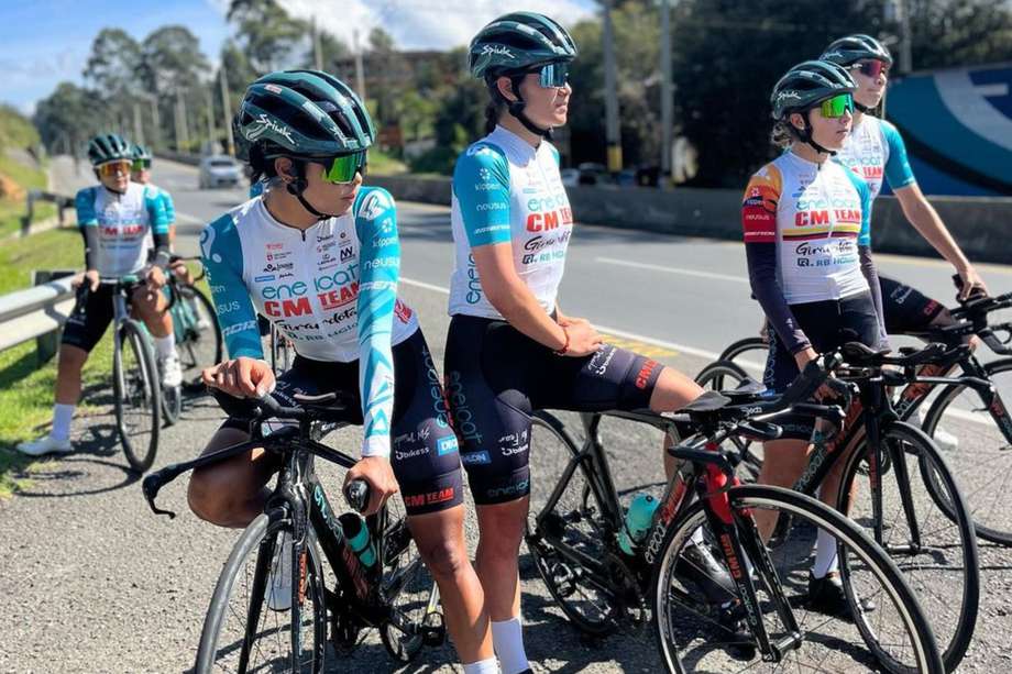 El Equipo Eneicat CM Team se prepara para una de las tres grandes del
ciclismo mundial, la Vuelta España Femenina 2024.