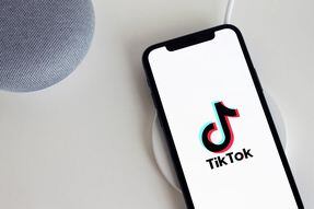 ¿Cómo filtrar los perfiles que le envían mensajes directos en TikTok?