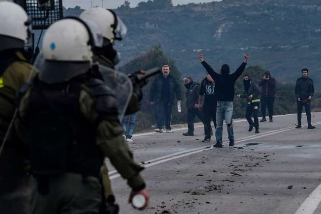 Los campos de migrantes desatan (nuevamente) protestas en dos islas griegas 