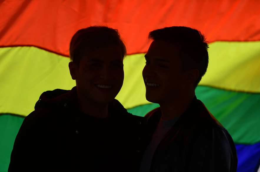 A través de redes sociales se conoció que una pareja homosexual fue víctima de agresiones tanto físicas como verbales el pasado viernes 29 de julio en la localidad de Engativá, al occidente de Bogotá.