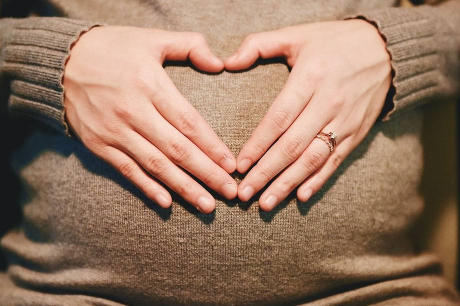 Un experto nos cuenta las mejores formas para que estimules a tu bebé mientras están en embarazo.
