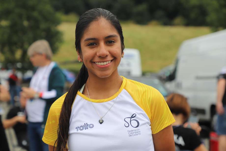 Juliana Londoño, figura juvenil de Colombia en pista y ruta.