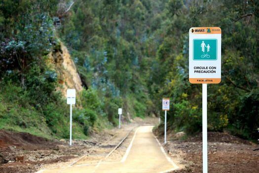 Entregan 20 km recuperados del corredor férreo Facatativá-Zipacón-La Mesa