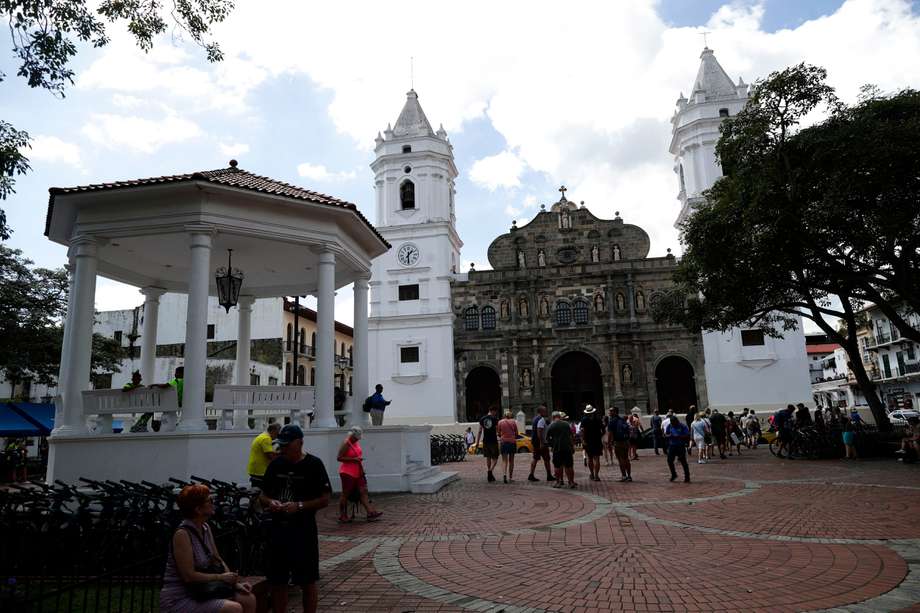 Vista de la Catedral Basílica Metropolitana Santa María La Antigua en el Casco Viejo, el 17 de enero de 2023 en Ciudad de Panamá (Panamá). EFE/Bienvenido Velasco
