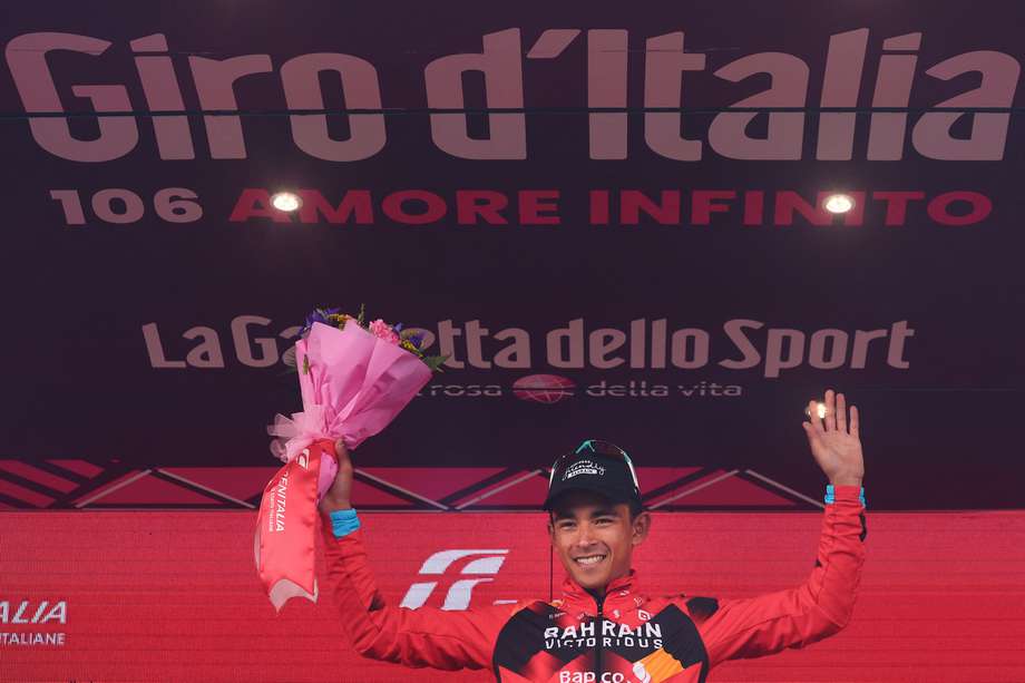 Buitrago, en el podio de la etapa 19 del Grio de Italia 2023.