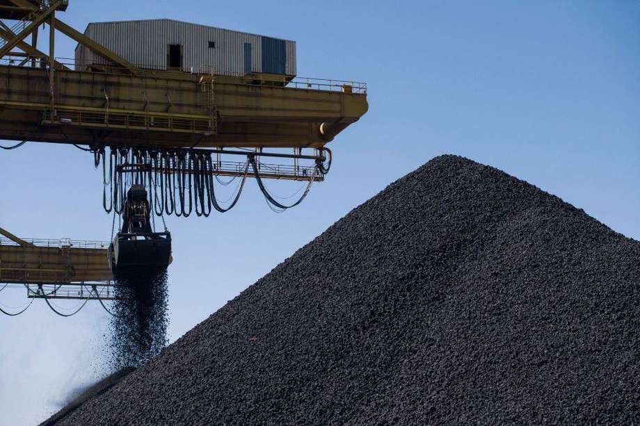 La Unión Europea acordó prohibir las importaciones de carbón de Rusia en su primera medida dirigida a los cruciales ingresos energéticos de Moscú.