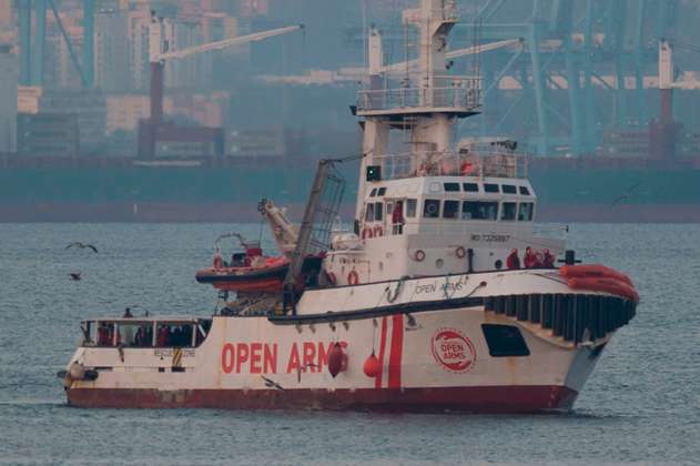 El barco rescatista Open Arms sigue bloqueado en Barcelona por el gobierno español
