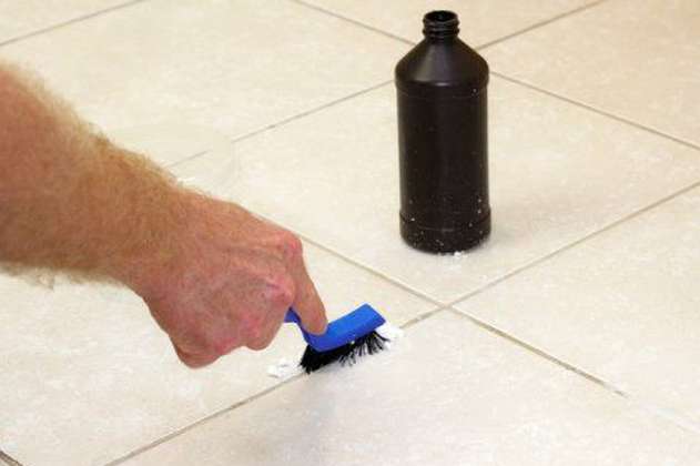 Agua oxigenada: cinco usos de este producto para la limpieza del hogar