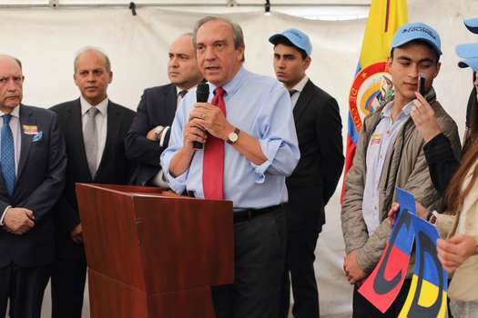 Luis Alfredo Ramos, fue precandidato por el Centro Democrático en las elecciones de 2018. 