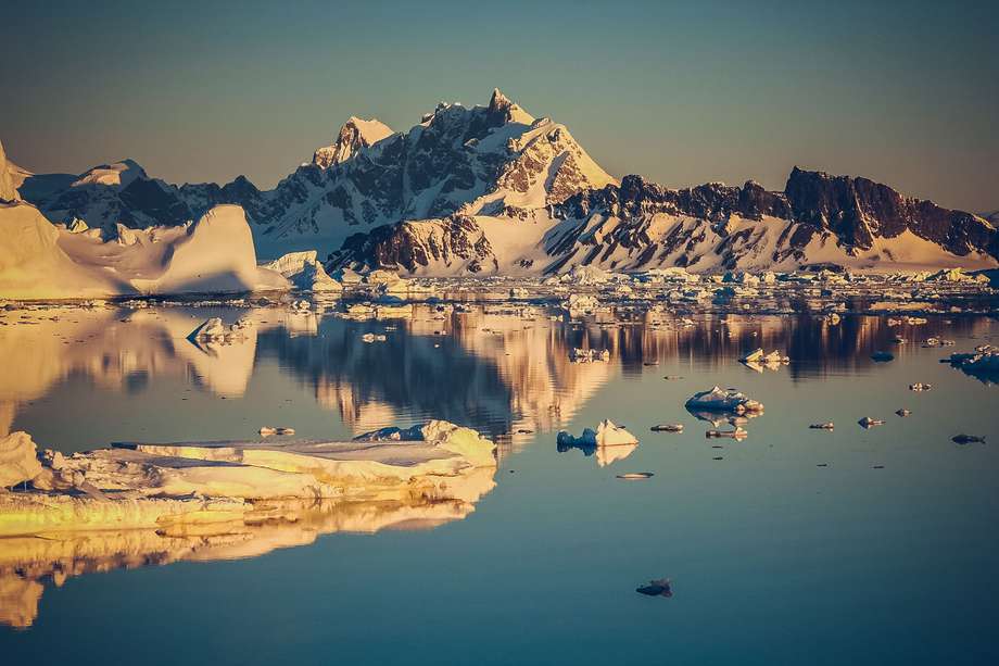 Los científicos creen que el cambio climático podría poner en riesgo esos paisajes ocultos bajo el hielo.
