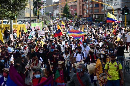 Marcha de los indígenas Misak, durante el decimo día del Paro Nacional.