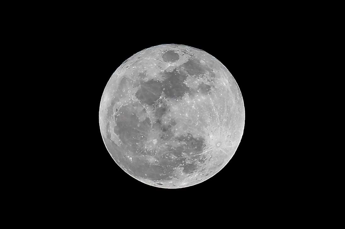 Según la NASA, las primeras tribus nativas americanas le dieron ese apodo a la gran luna que aparece por estos días, debido la recolección de fresa que solía darse a finales de junio.