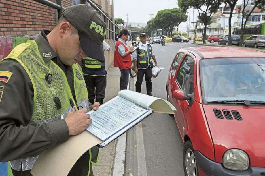 Varias de las multas más costosas son infracciones comunes, pero que representan un riesgo latente en las calles y carreteras del país.