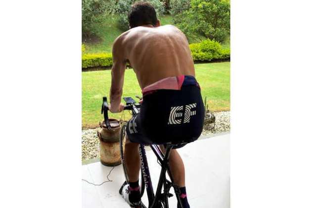 Rigoberto Urán se montó de nuevo a la bicicleta después de la operación de clavícula