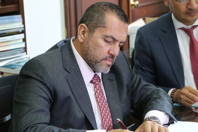 Fiscalía insiste en que senador Mario Castaño sería líder de red de corrupción