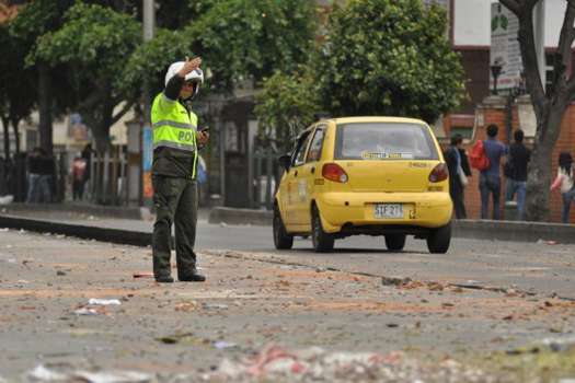 Ocho personas detenidas tras paro de pequeños transportadores en Bogotá