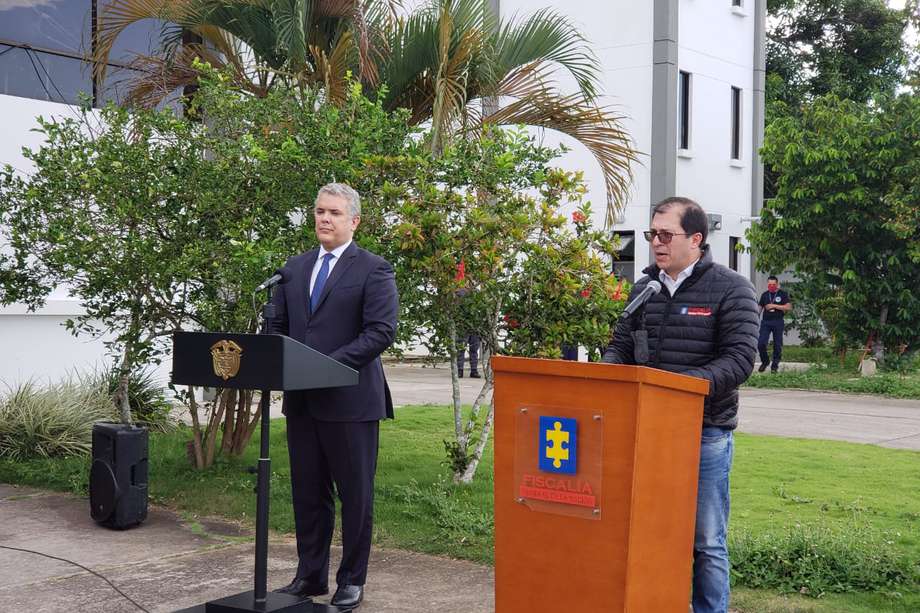 De izquierda a derecha: Presidente Iván Duque y el Fiscal general, Francisco Barbosa hablaron desde Arauca. / Fiscalía. 