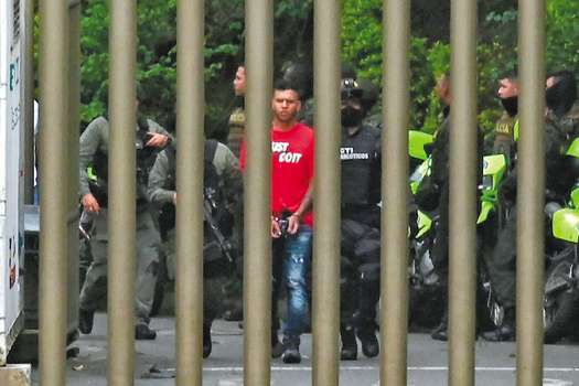 Los capturados fueron transportados a la primera audiencia en medio de un robusto esquema de seguridad. / Joaquín Sarmiento - AFP