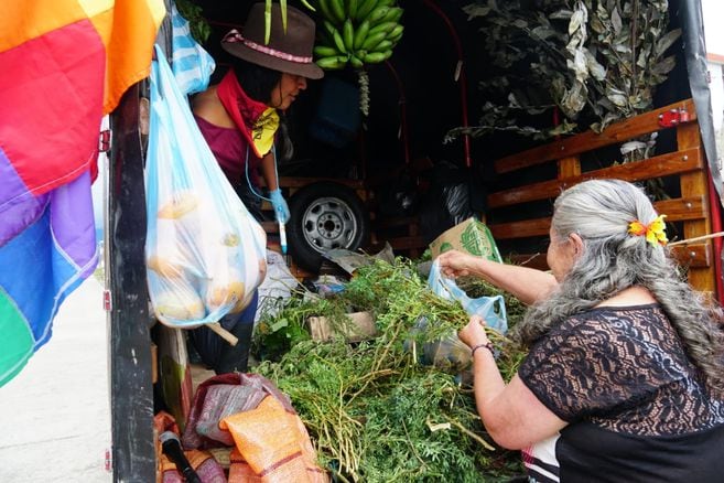Con el "Trueque por la vida" la Guardia Indígena del Putumayo impulsó el intercambio de alimentos entre las veredas y el pueblo en el Valle de Sibundoy. 