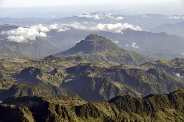 ¿Por qué se cambió la manera en que se evalúa la actividad de los volcanes en Colombia?
