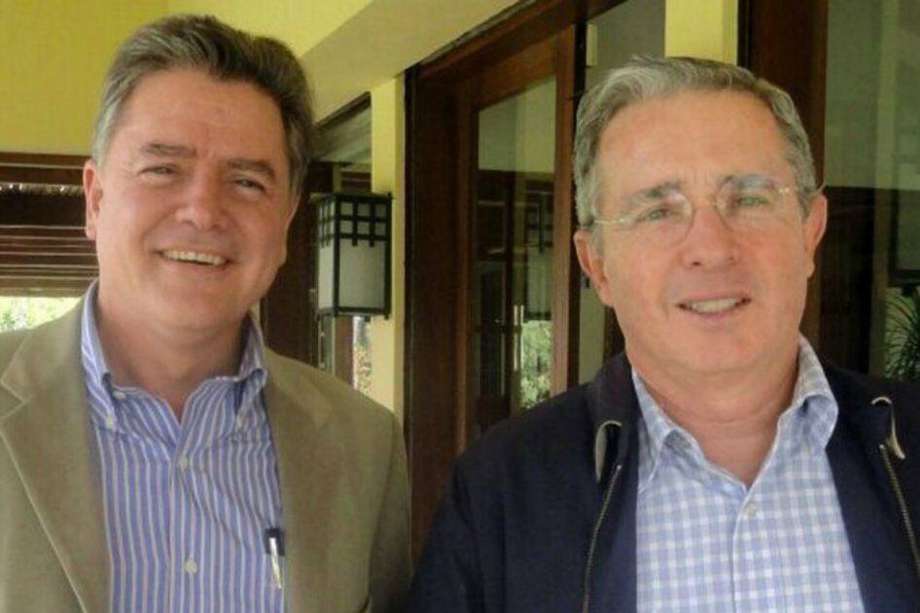 Juan Carlos Vélez y el expresidente Álvaro Uribe.