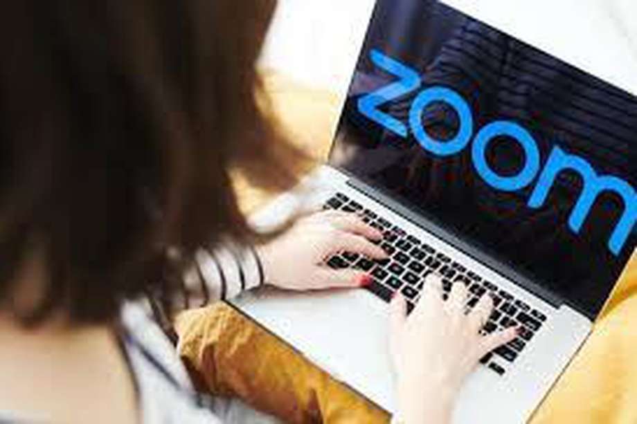 Zoom tiene 300 millones de reuniones diarias. 