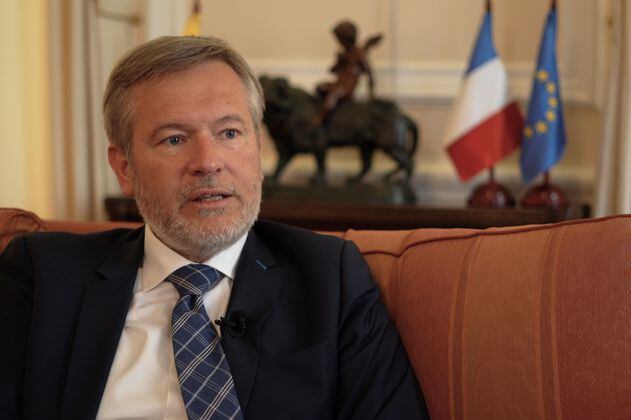“Tenemos que acostumbrarnos a convivir con el COVID-19”: embajador de Francia