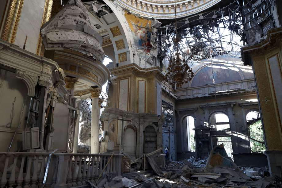 La Catedral de la Transfiguración se vio prácticamente destruida como resultado de un ataque con misiles en Odesa, en medio de la invasión rusa de Ucrania.