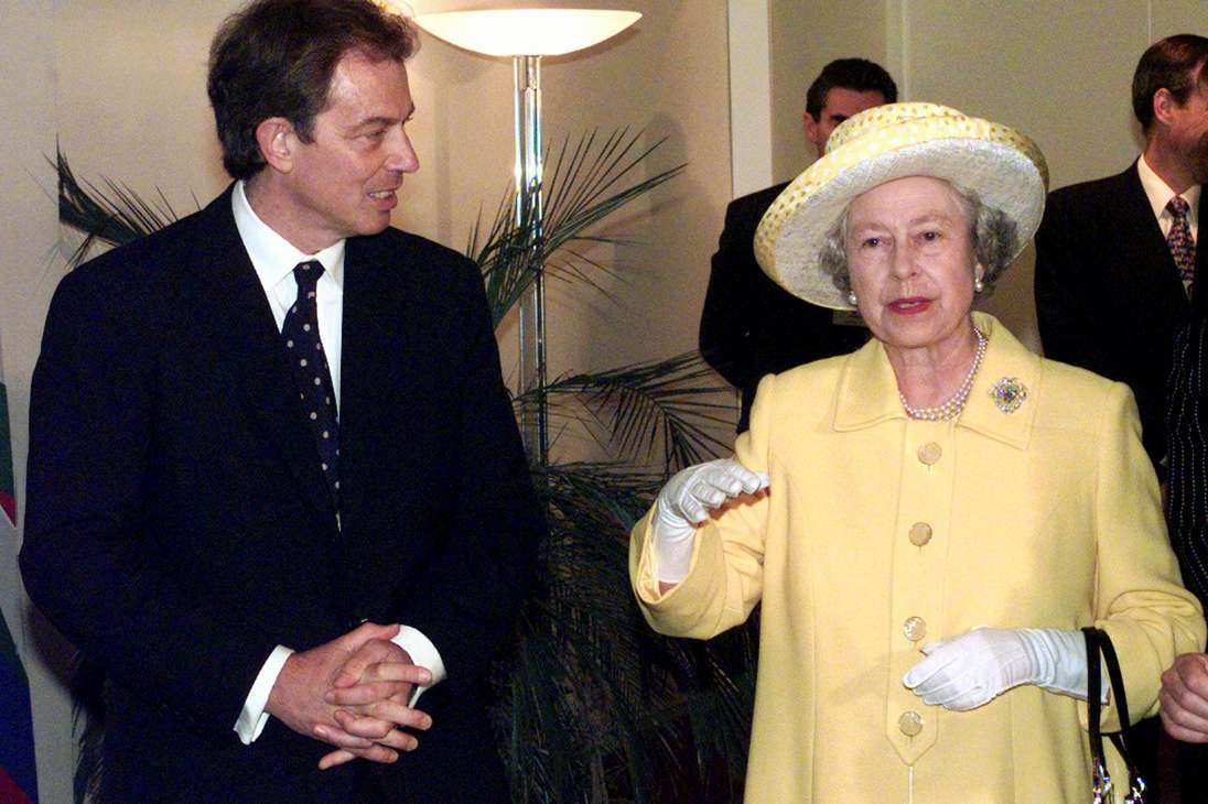 Tony Blair (1997-2007) y la Reina Isabel II