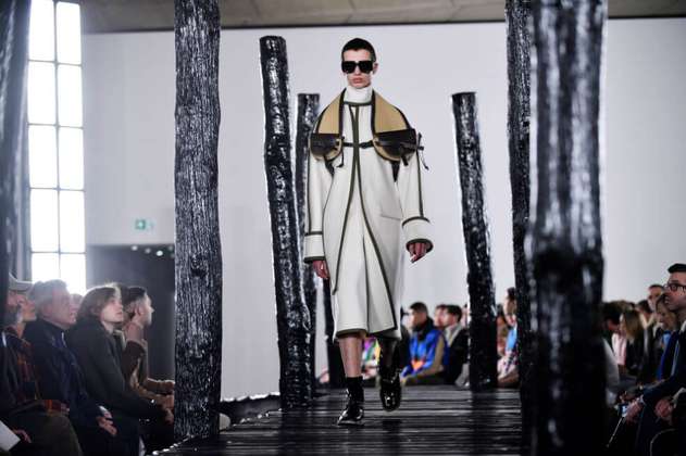 Loewe apuesta por lo andrógino en la Semana de la moda masculina de París