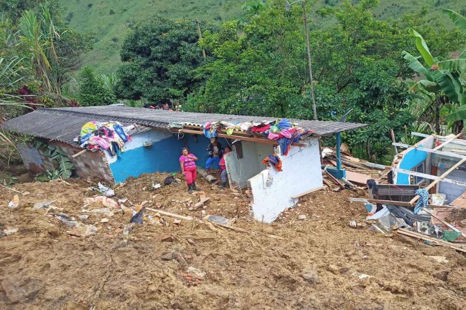 El martes 1° de junio el desbordamiento de la quebrada Santa Gertrudis y el río Nus generaron inundaciones en  180 viviendas en el municipio de Cisneros.