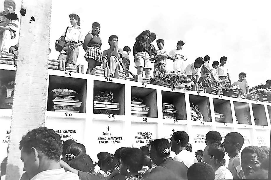 Entierro colectivo de las víctimas de La Chinita.