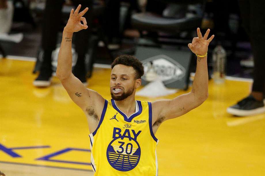Stephen Curry, el armador de los Warriors de Golden State, anotó 62 puntos en la victoria contra los Blazers de Portland, en la NBA.