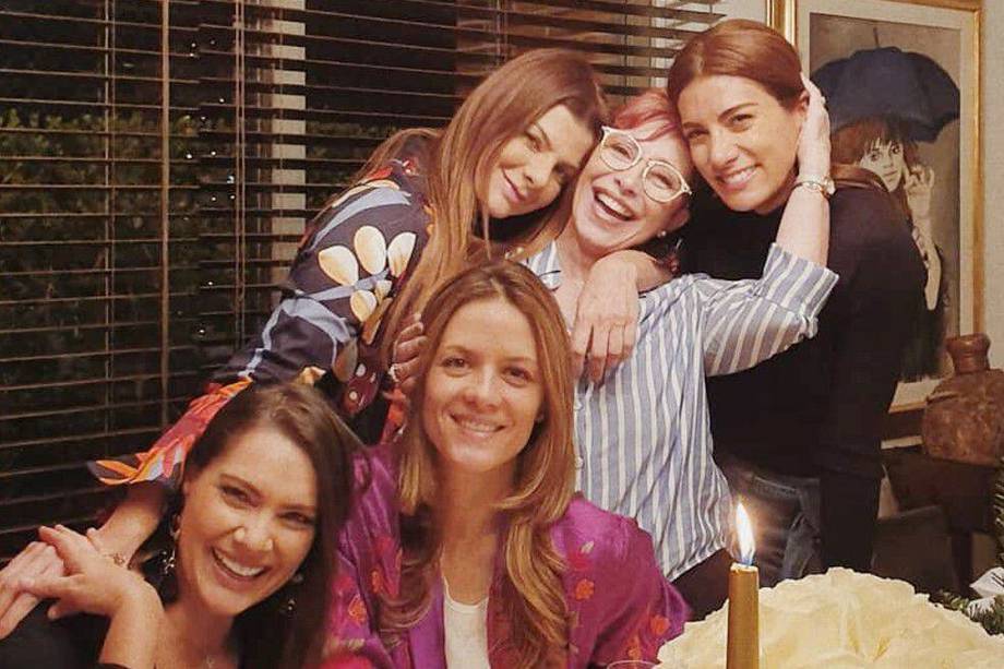 Las reconocidas presentadoras Andrea Serna, Carolina Cruz, Yaneth Waldman, Jessica de la Peña y Ángela Cardozo, llevan más de 15 años de amistad.