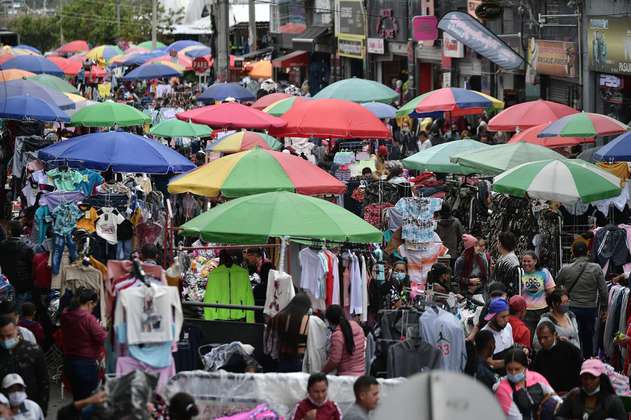 Aglomeraciones en San Victorino: Bogotanos buscan su regalo a última hora