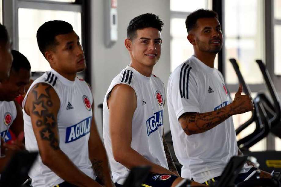Jeison Murillo (i), James Rodríguez (c) y Edwin Cardona durante una sesión de entrenamiento en Barranquilla. /EFE-Federación Colombiana Fútbol.