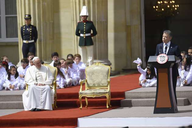 “Gracias por venir a dar el paso hacia la reconciliación”: Santos al papa