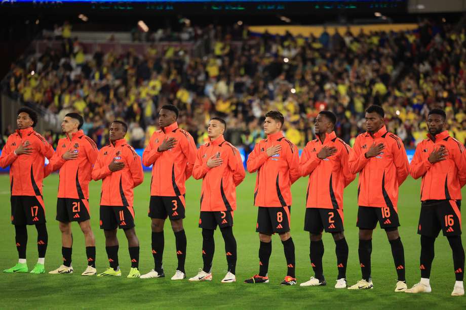 Los jugadores de Colombia, antes del duelo contra España. 