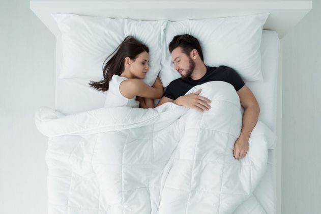 Dormir acompañado podría ser mejor para la calidad del sueño que dormir solo