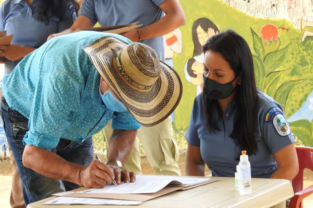 Campesinos firman acuerdos para conservar el Parque Nacional Cordillera de los Picachos en San Vicente del Caguán
