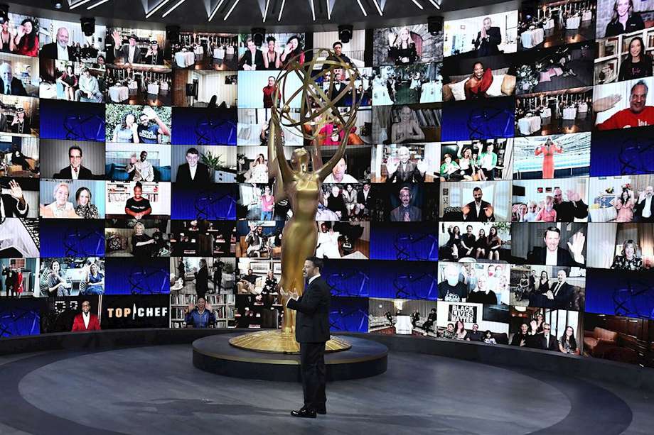 Jimmy Kimmel saluda a muchos de los nominados de los Emmy y lo hace a través de más de 130 pantallas en puntos diversos.