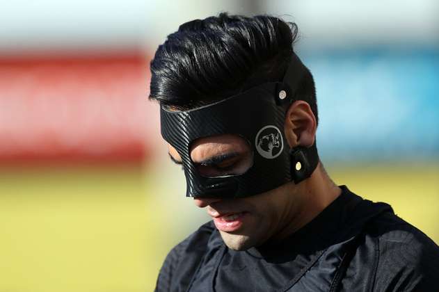 “Con ustedes el enmascarado”: primeras imágenes de Falcao después de la lesión
