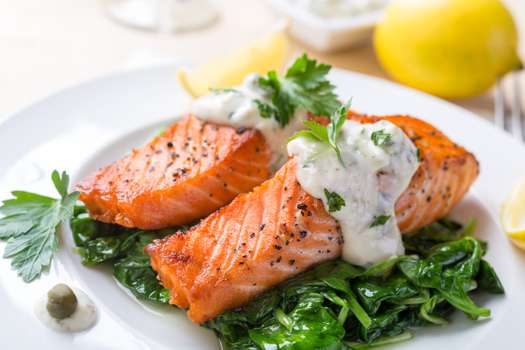 Receta: así se prepara el salmón con espinacas a la crema | EL ESPECTADOR