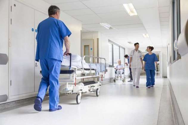 Médicos piden a MinSalud reforzar el manejo de ropa hospitalaria para prevenir contagios