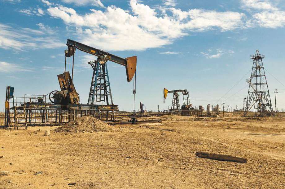 Azerbaijan, Baku, oil fields