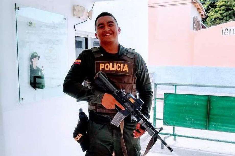 Denilson Scott Gonzáles, de 23 años, asegura que los policías deben "servir a toda la sociedad, no a unos cuantos".
