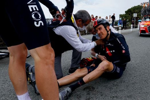 Geraint Thomas, uno de los referentes del Ineos Grenadiers, se cayó en los primeros kilómetros de la tercera etapa del Tour de Francia.
