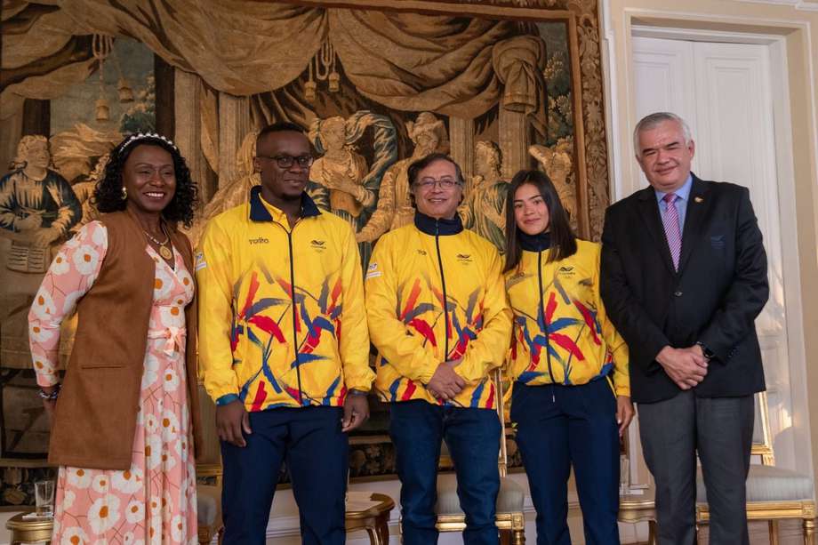 Gustavo Petro y delegación colombiana de los Juegos Suramericanos. // Presidencia de la República